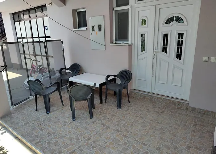 아파트 Anastasija Surčin